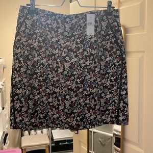 With tags size 6 loft skirt